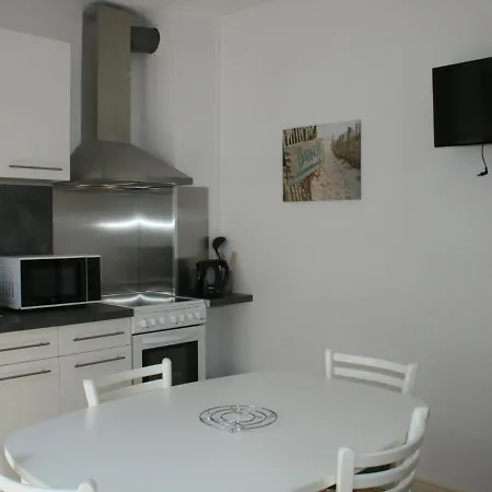 T2 Avec Terrasse Privee, A 600m Et Commerces, - Fr-1-22-278 Apartment *