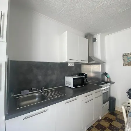 Apartment T2 Avec Terrasse Privee, A 600m Et Commerces, - Fr-1-22-278 La Tranche-sur-Mer