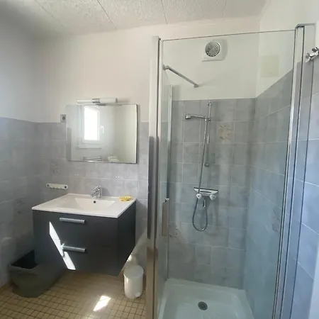 Apartment T2 Avec Terrasse Privee, A 600m Et Commerces, - Fr-1-22-278 *